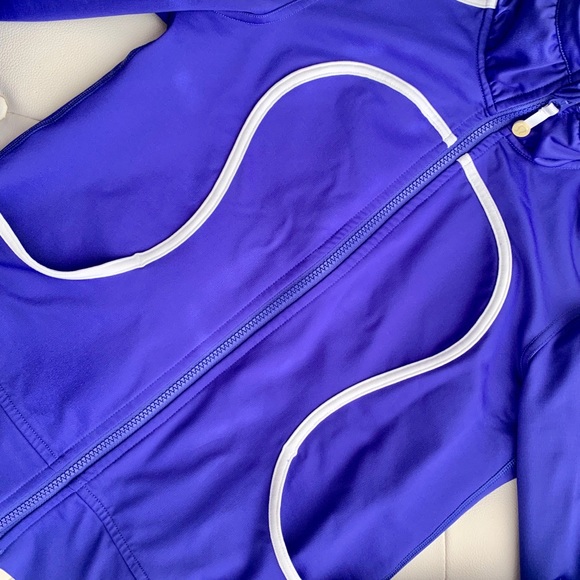 Lululemon Athletic Purple Jacket retail Price 129. - Picture 7 of 8